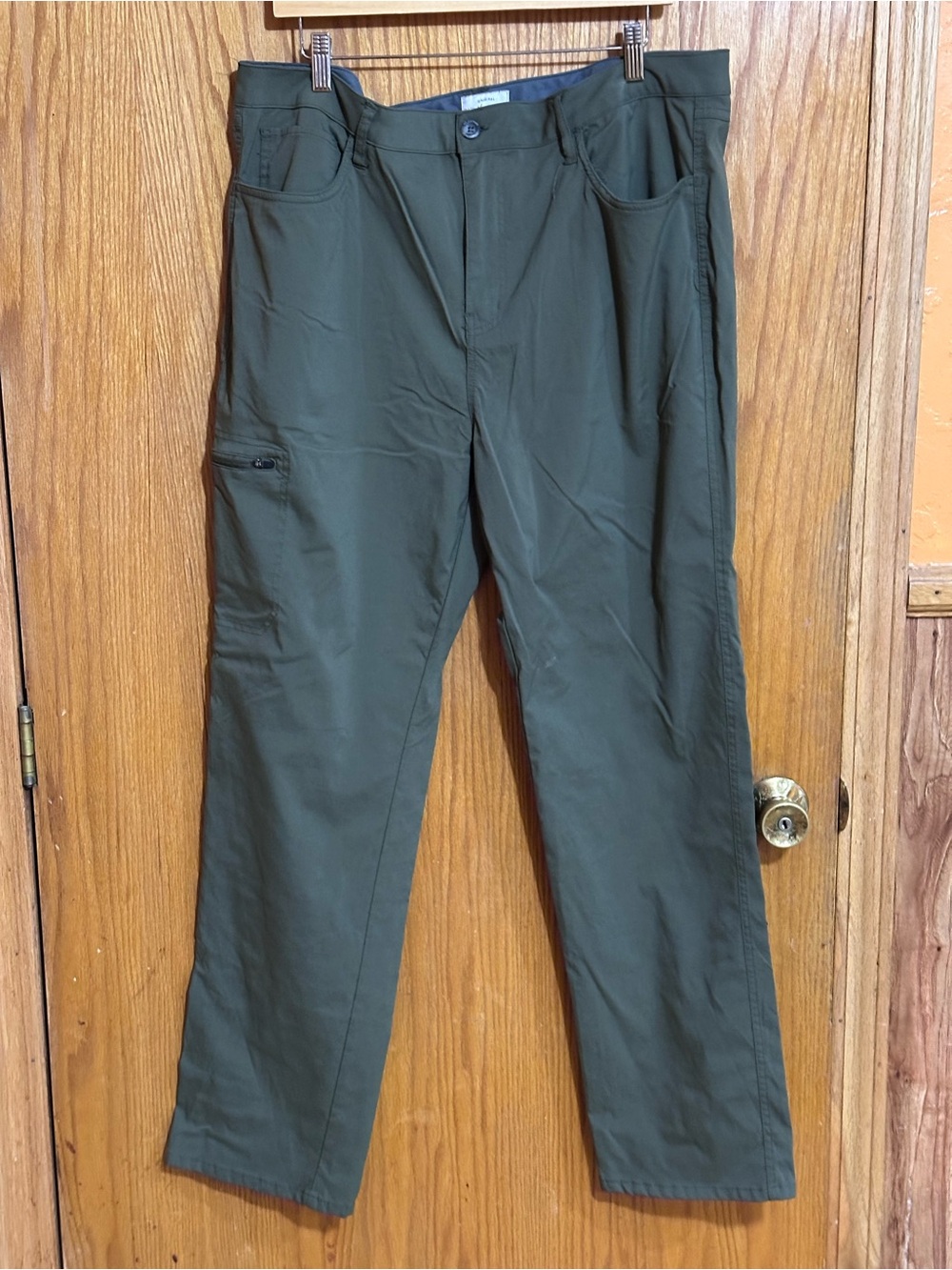 Weatherproof Olive Cargo Pants with Zip Pocket Sz 40x32 reg fit‎